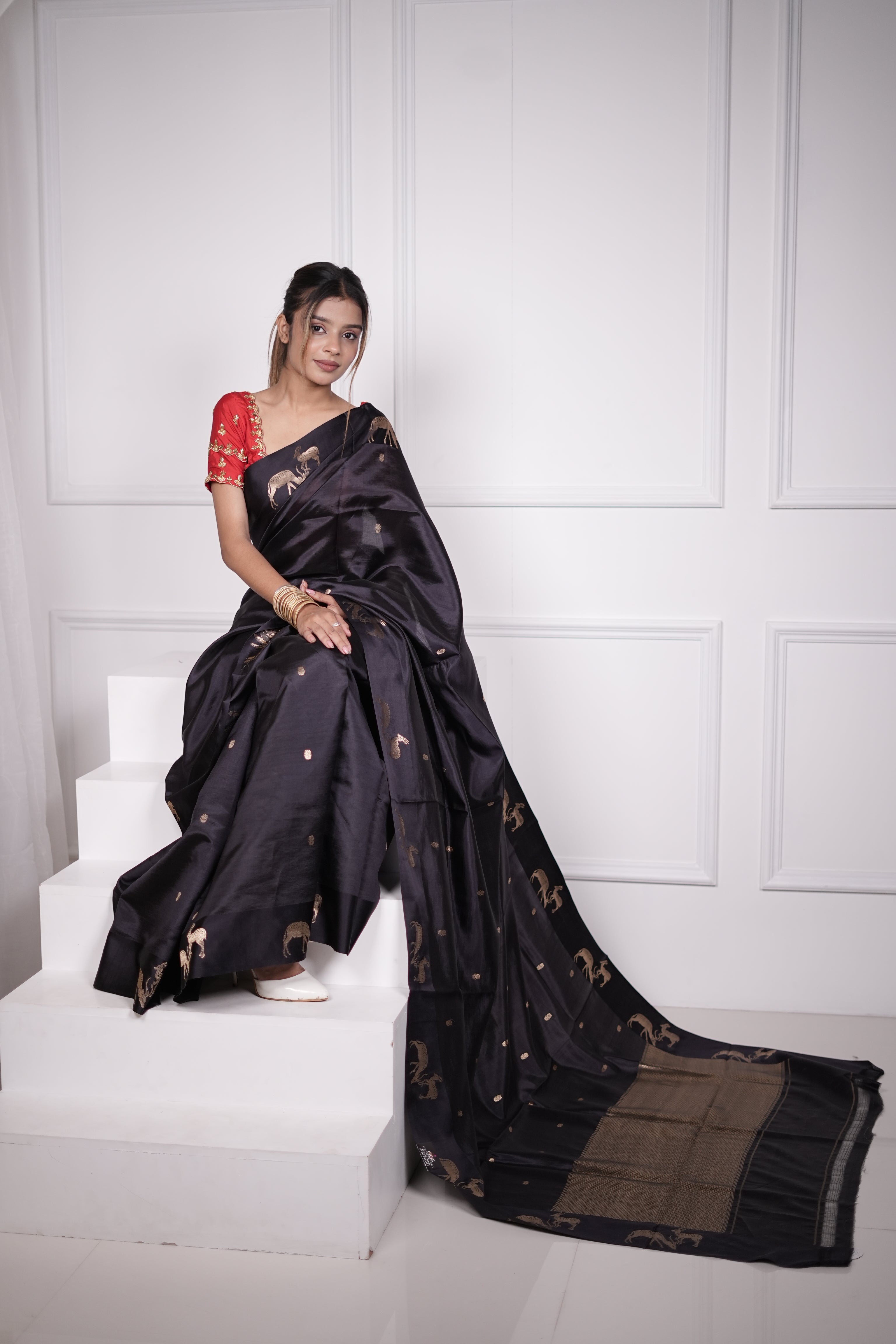 Regal Ebony Pure Handloom Silk with Heritage Motifs